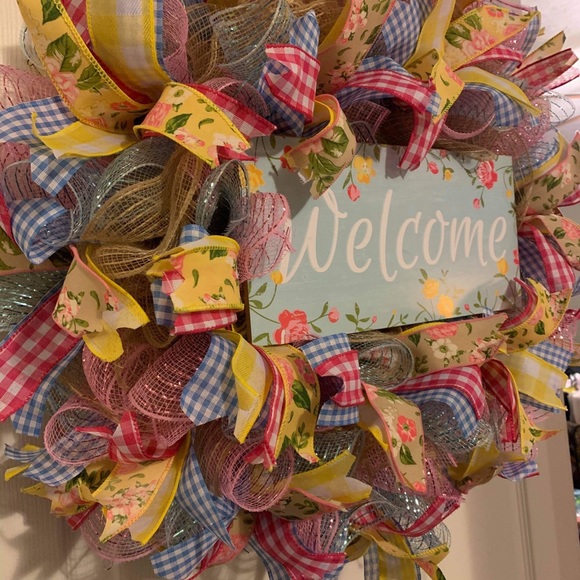 Homemade Spring Welcome Wreath - Picture 4 of 5